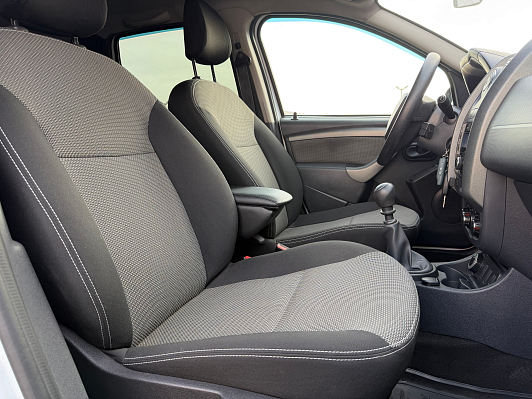 Renault Duster Expression, 2017 года, пробег 101103 км