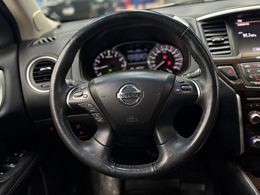 Nissan Pathfinder Top, 2015 года, пробег 141000 км