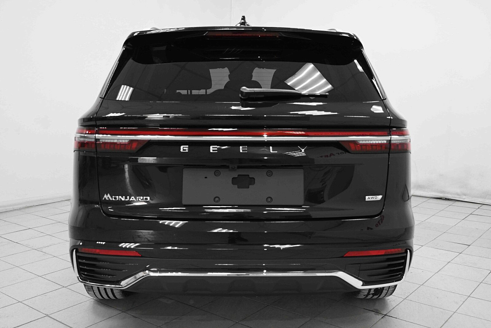 Geely Monjaro Flagship (2023-2025), черный