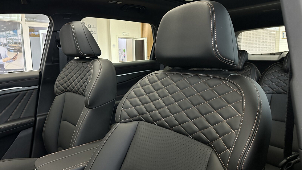 Geely Okavango Флагман, серый