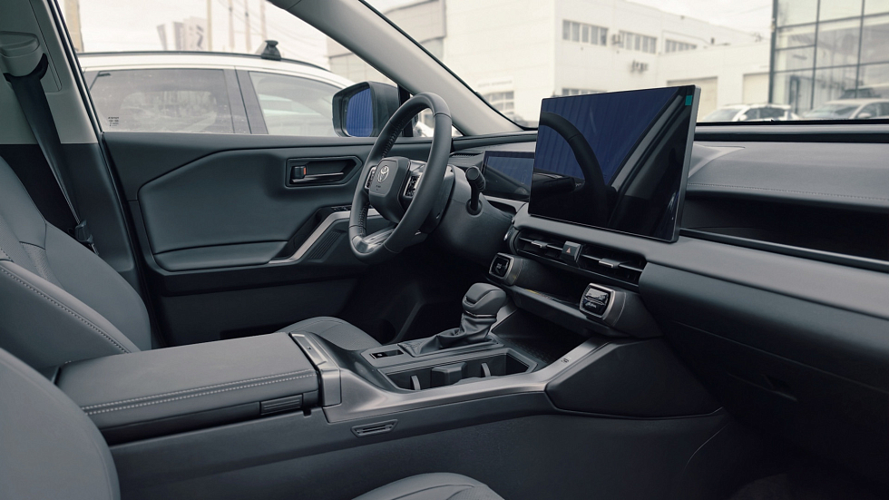 Toyota RAV4 Luxury, белый