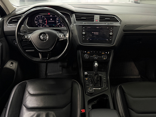 Volkswagen Tiguan Sportline, 2018 года, пробег 97000 км