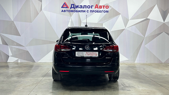 Opel Astra, 2017 года, пробег 158785 км