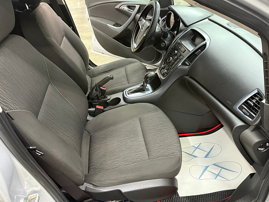 Opel Astra Cosmo, 2013 года, пробег 220132 км