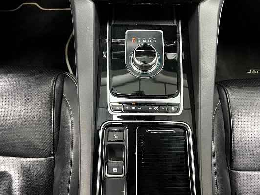 Jaguar F-Pace, 2017 года, пробег 195940 км
