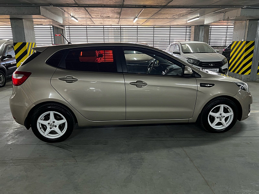 Kia Rio Comfort (без теплых опций), 2014 года, пробег 166000 км