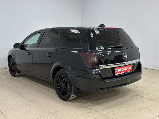 Opel Astra, 2011 года, пробег 171820 км