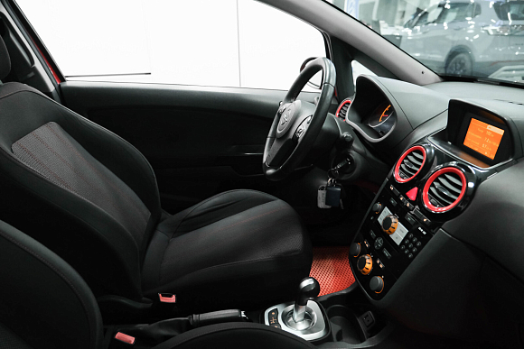Opel Corsa Color Edition, 2012 года, пробег 158000 км