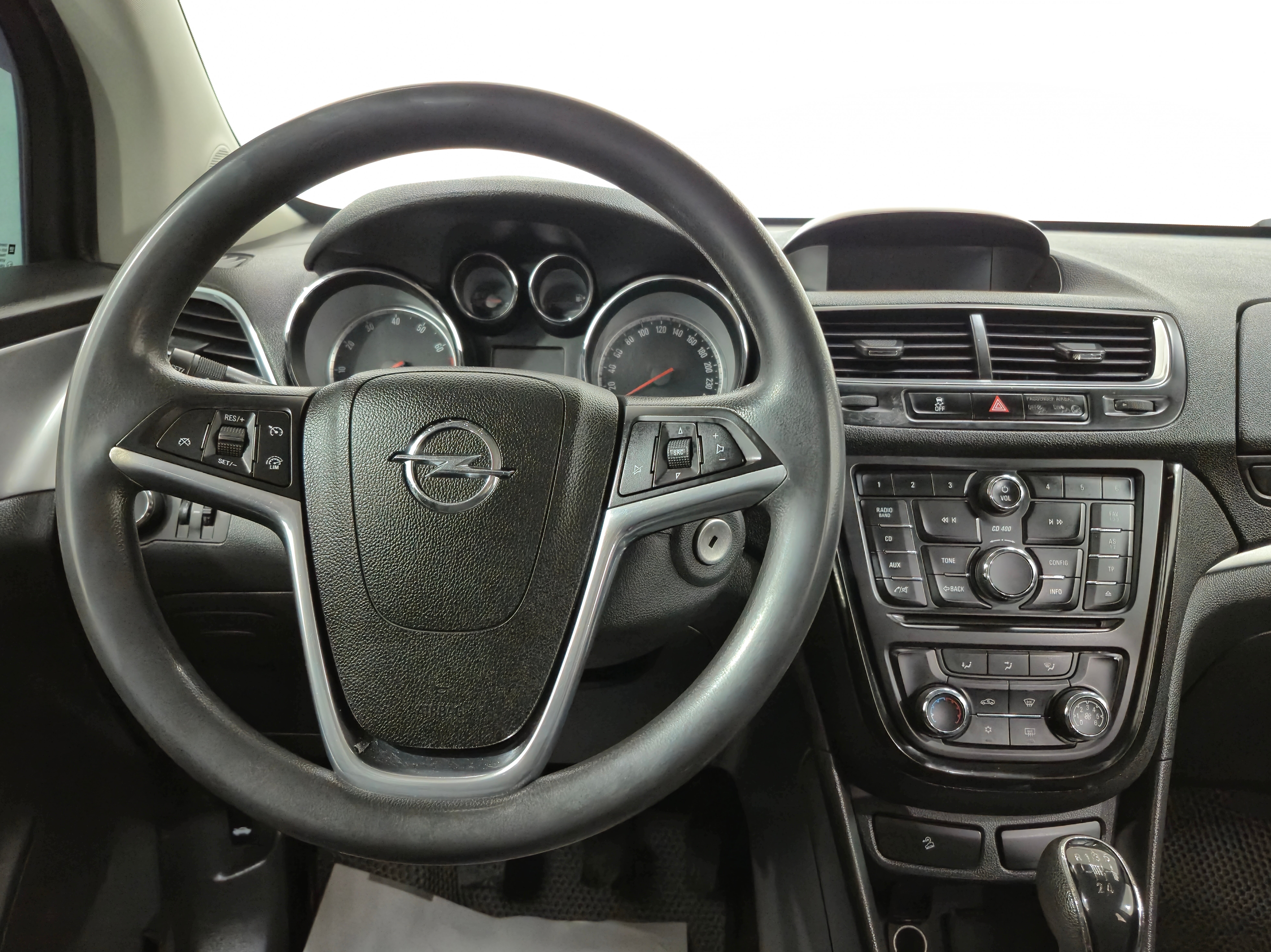 Opel Mokka Essentia, 2014 года, пробег 203412 км