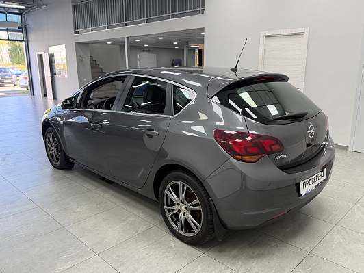 Opel Astra Cosmo, 2011 года, пробег 208000 км