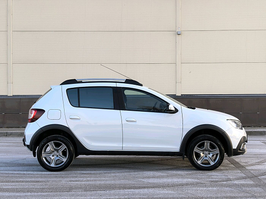 Renault Sandero Stepway Life, 2021 года, пробег 28579 км