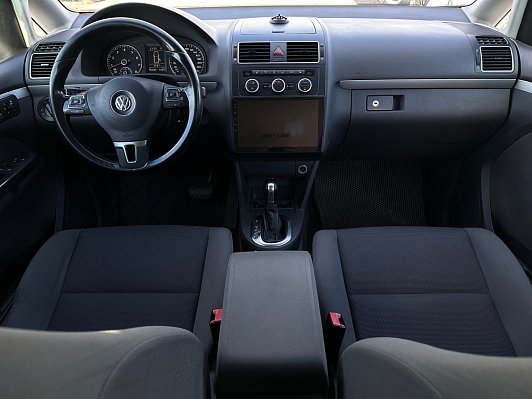 Volkswagen Touran Highline, 2012 года, пробег 258181 км