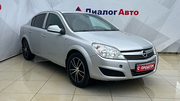 Opel Astra Essentia, 2010 года, пробег 186000 км