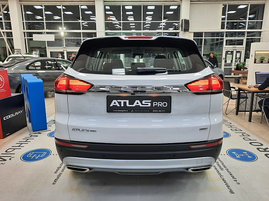 Geely Atlas Pro Flagship, белый