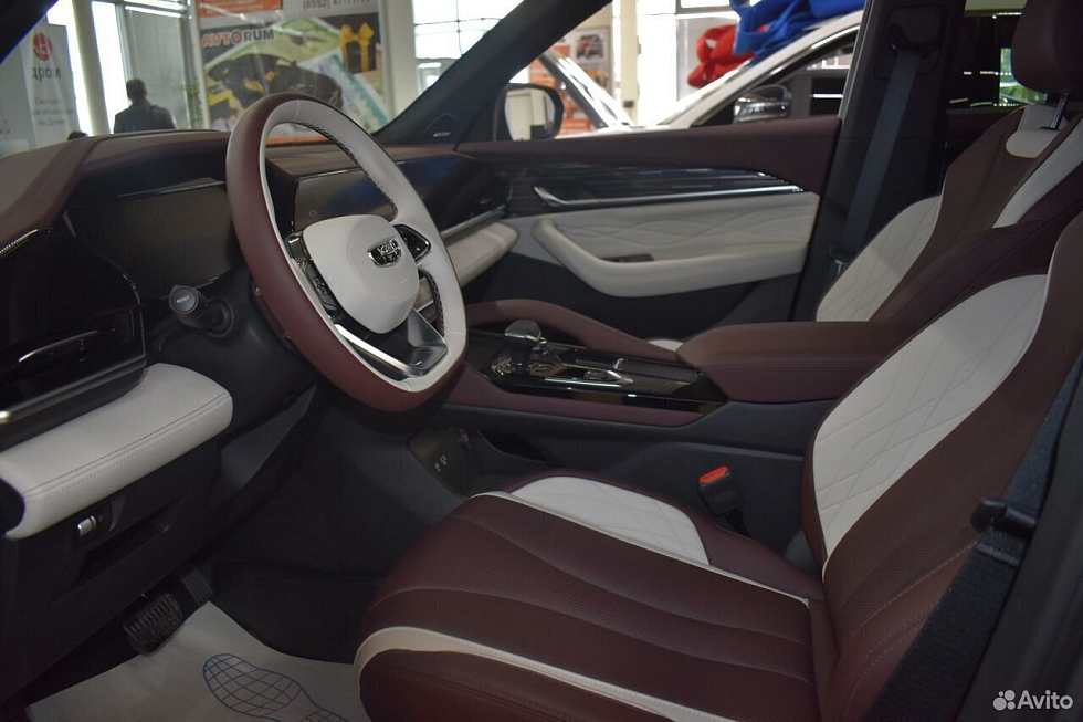 Geely Monjaro Flagship (2023-2025), серый