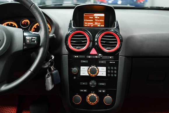 Opel Corsa Color Edition, 2012 года, пробег 158000 км