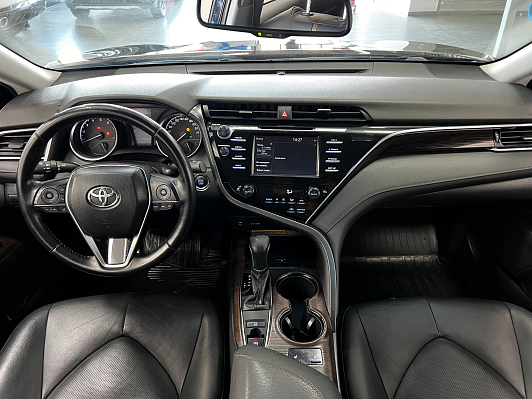 Toyota Camry Элеганс Safety, 2019 года, пробег 130300 км