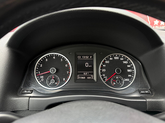 Volkswagen Tiguan Avenue, 2013 года, пробег 272000 км