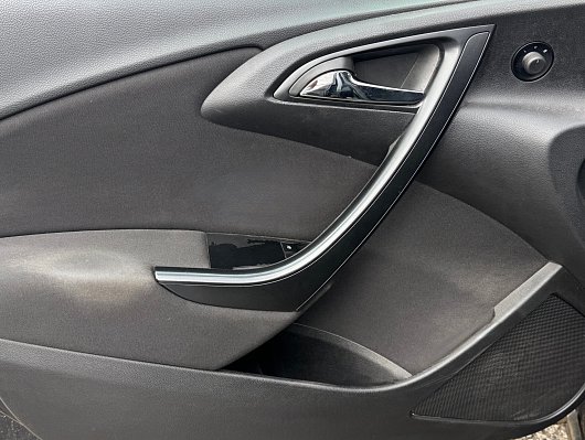 Opel Astra Essentia, 2011 года, пробег 151465 км