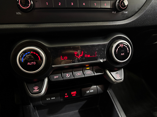 Kia Rio Luxe, 2019 года, пробег 81400 км