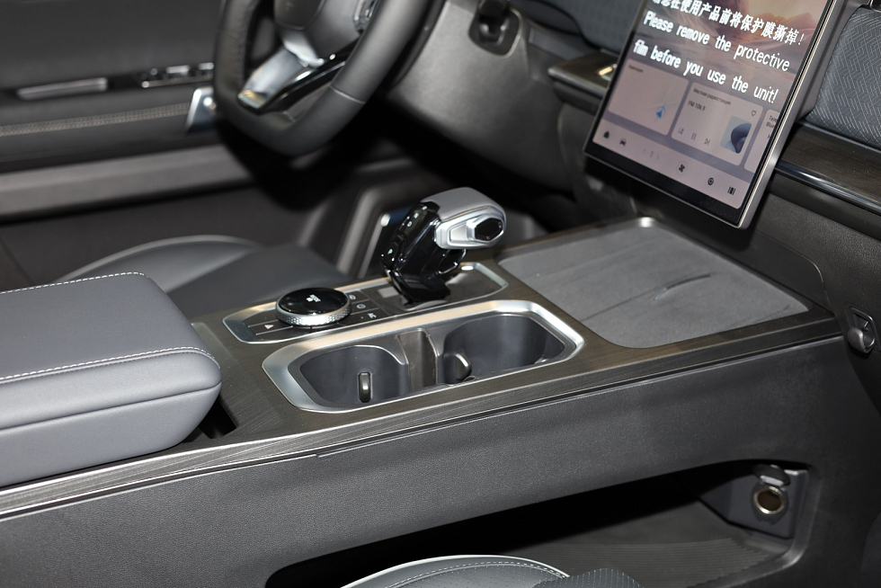 Jaecoo J7 Supreme, серебряный