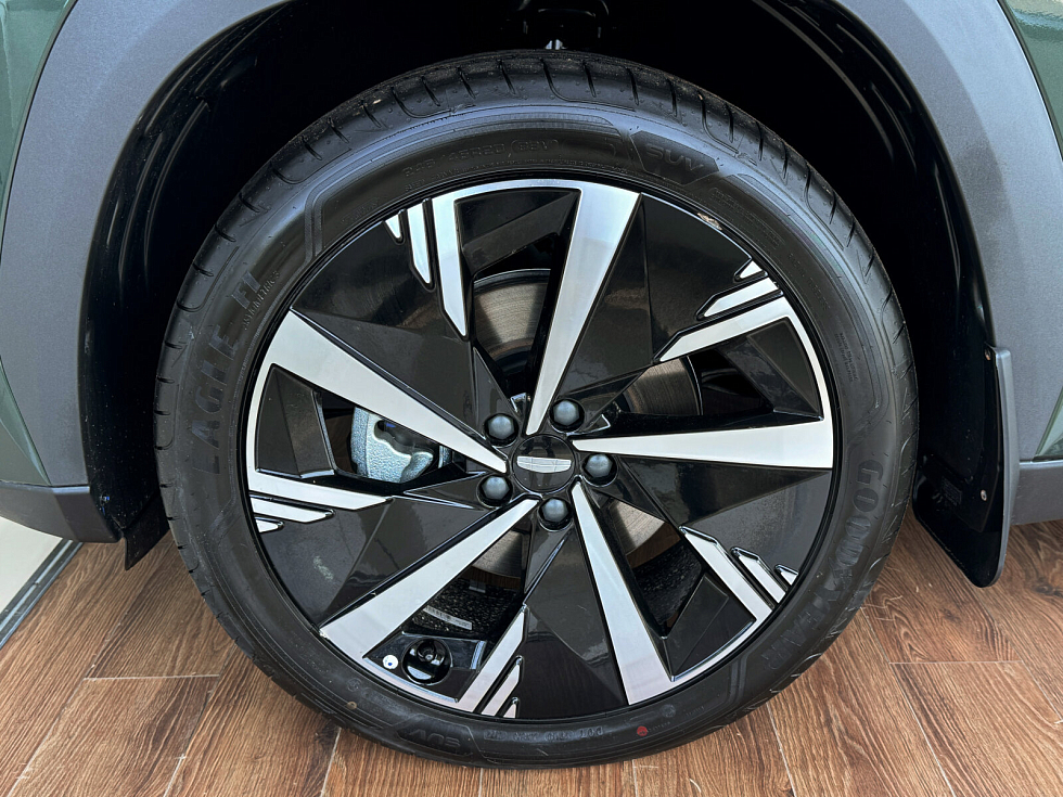 Geely Atlas Спорт, зеленый