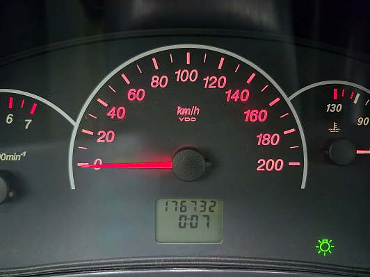 Lada (ВАЗ) Priora Люкс, 2011 года, пробег 176731 км