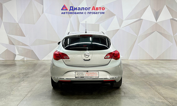 Opel Astra Cosmo, 2013 года, пробег 220132 км