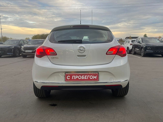 Opel Astra Active, 2013 года, пробег 153000 км