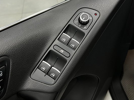 Volkswagen Tiguan Cup, 2013 года, пробег 214000 км