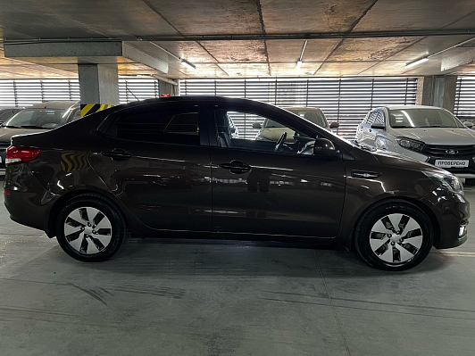 Kia Rio Comfort (без кондиционера), 2015 года, пробег 222000 км