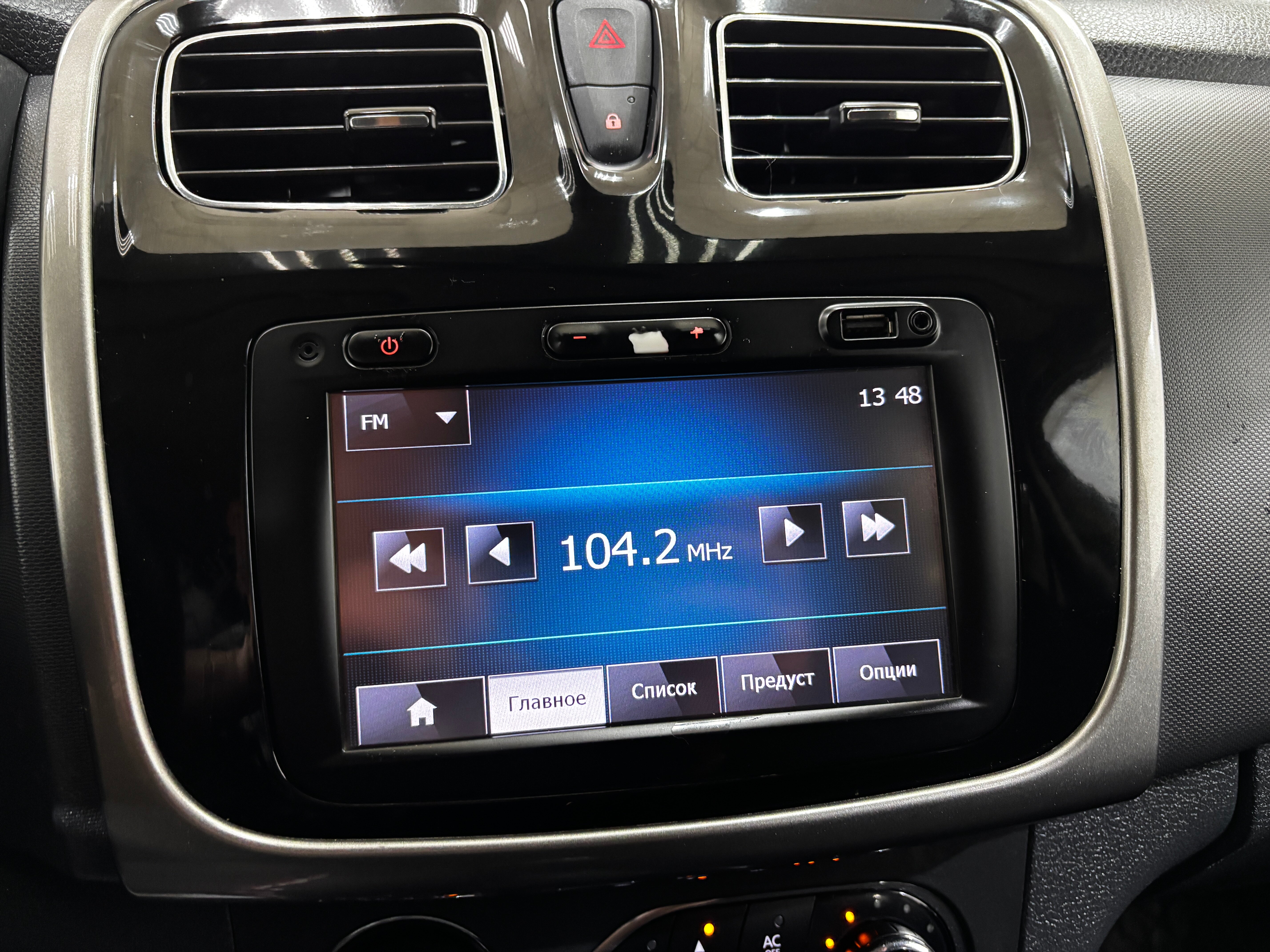 Renault Sandero, 2014 года, пробег 156831 км