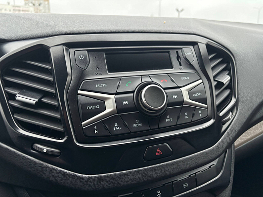Lada (ВАЗ) Vesta Luxe Multimedia (2017-2019), 2019 года, пробег 92437 км