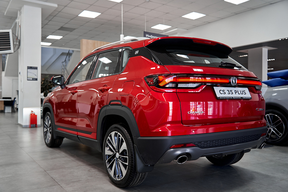 Changan CS35 Plus Комфорт, красный