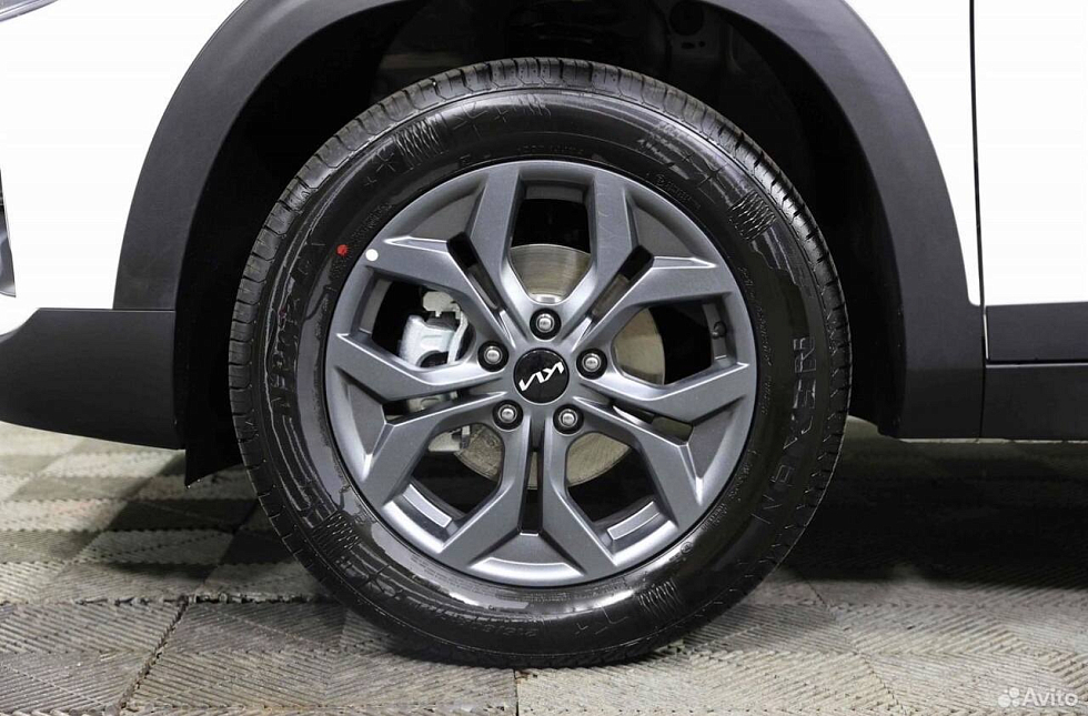 Kia Seltos Premium Edition, белый