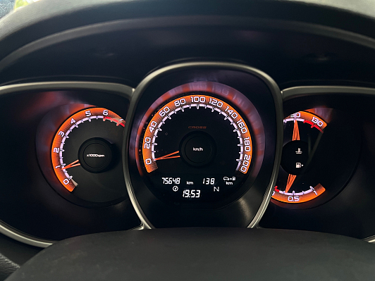 Lada (ВАЗ) Vesta Luxe Multimedia (2017-2019), 2019 года, пробег 76000 км