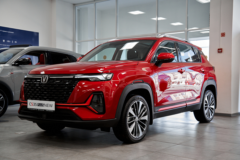 Changan CS35 Plus Техно, серебряный