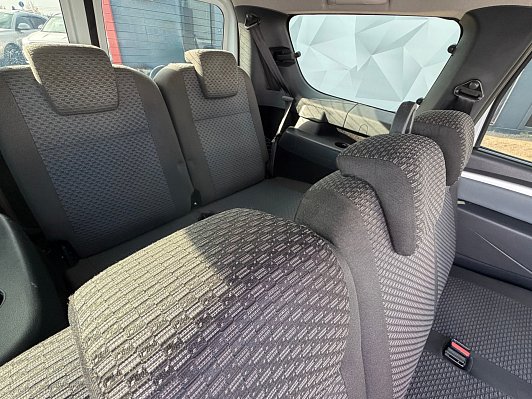 Lada (ВАЗ) Largus Luxe Glonass (7 мест) (2018-2019), 2018 года, пробег 107800 км