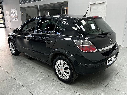 Opel Astra, 2011 года, пробег 135363 км