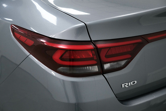 Kia Rio Luxe RED Line, 2018 года, пробег 154000 км