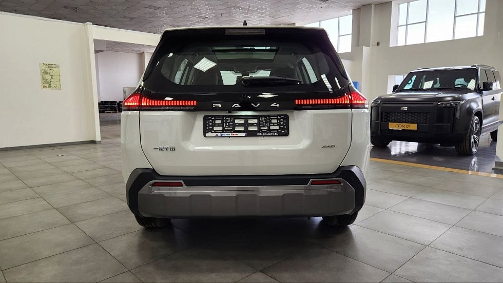 Toyota RAV4 Luxury, белый
