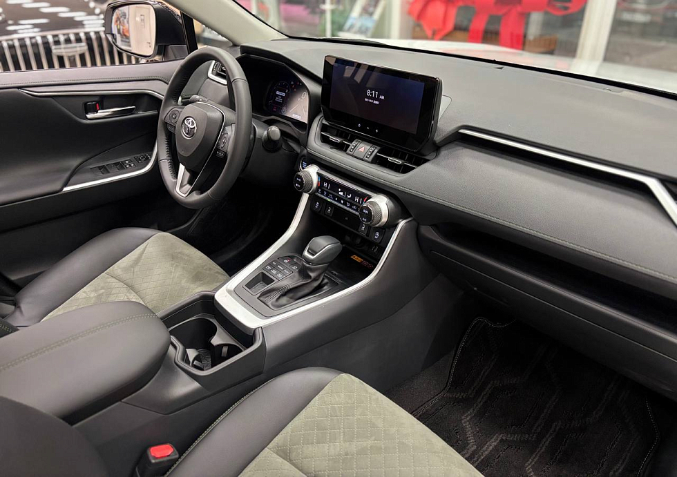 Toyota RAV4 Adventure, белый