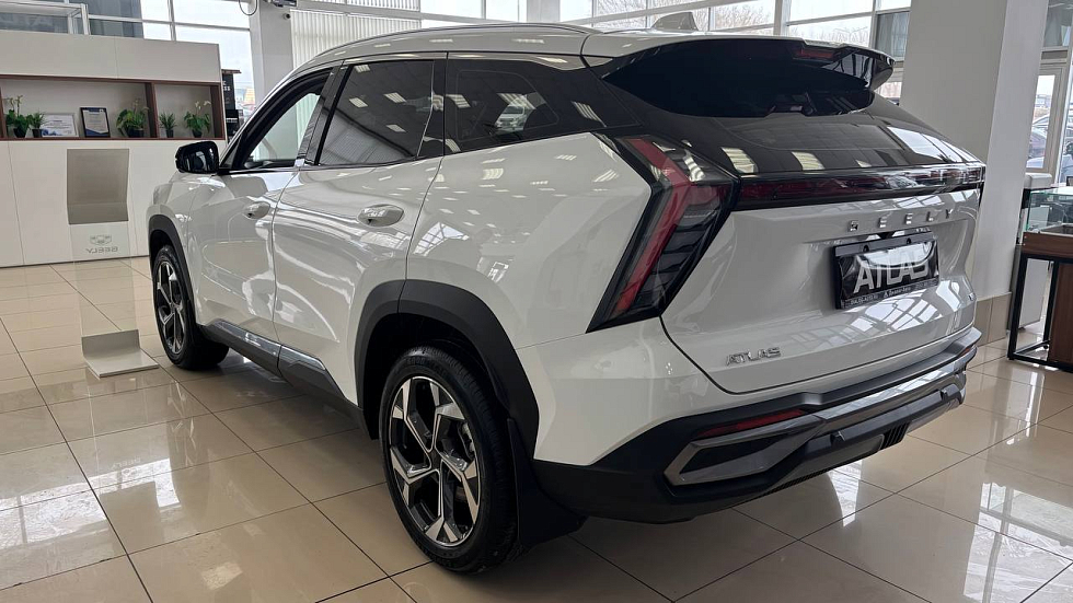Geely Atlas Люкс, белый