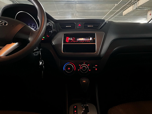 Kia Rio Comfort (без теплых опций), 2014 года, пробег 166000 км