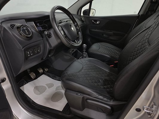 Renault Kaptur Drive, 2017 года, пробег 57616 км
