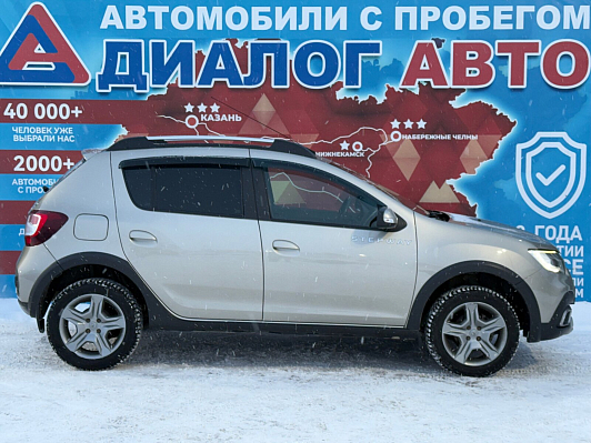 Renault Sandero Stepway Life, 2020 года, пробег 70800 км