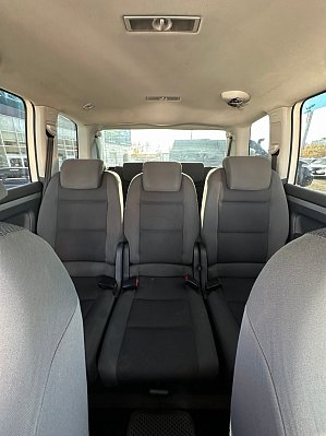 Volkswagen Touran Highline, 2012 года, пробег 258181 км