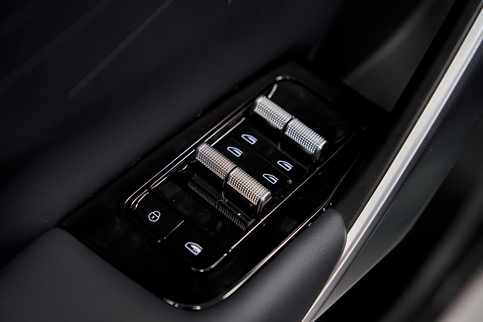 Geely Atlas Спорт, зеленый