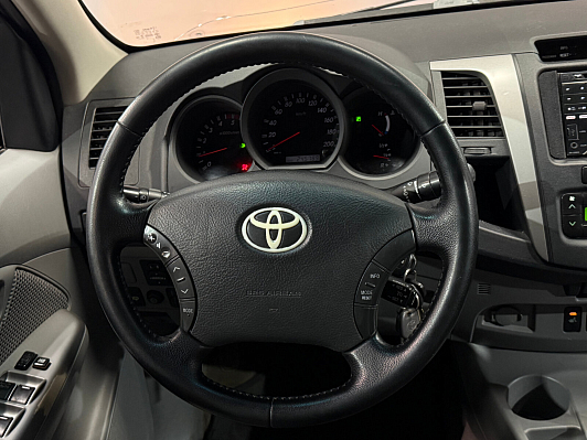 Toyota Hilux, 2010 года, пробег 245789 км
