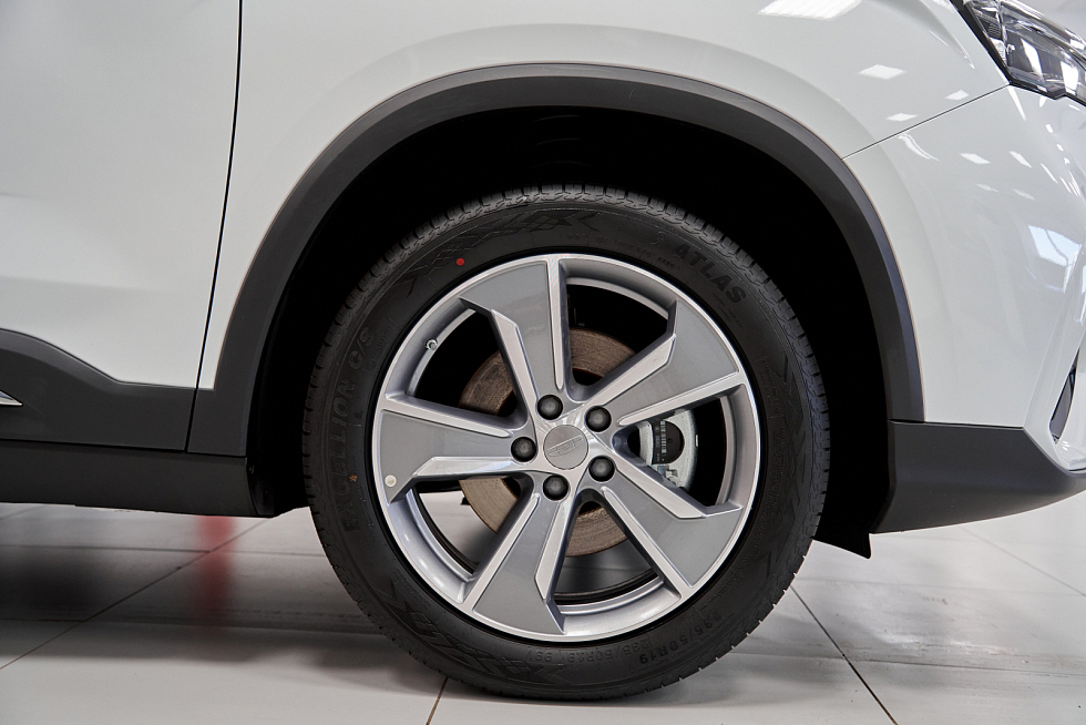 Geely Okavango Флагман, белый